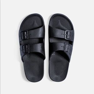 Freedom Moses Black Slides | Size 7/8